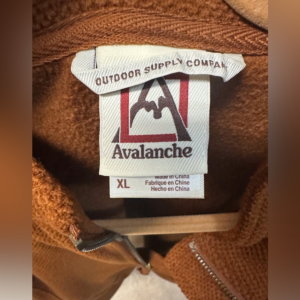 NWT Avalanche Woman’s Jacket - Picture 4 of 4